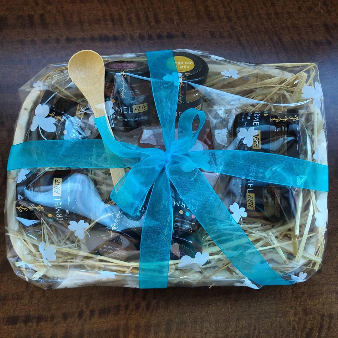 ESPECIAL DÍA DEL PADRE-Cesta de degustación con cada uno de nuestros productos disponibles.Encárgala a través de Instagram, Facebook o al teléfono 687841762