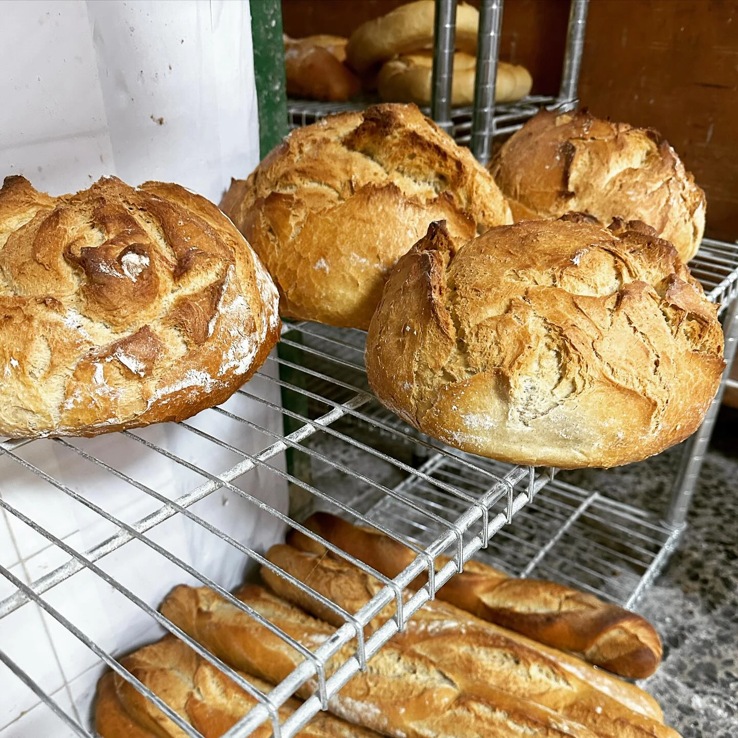 Un poquito de pan por la mañana. Buenos días!!!! #tahonasotillo #pan #avila #madrid #sotillo #sotillodelaadrada