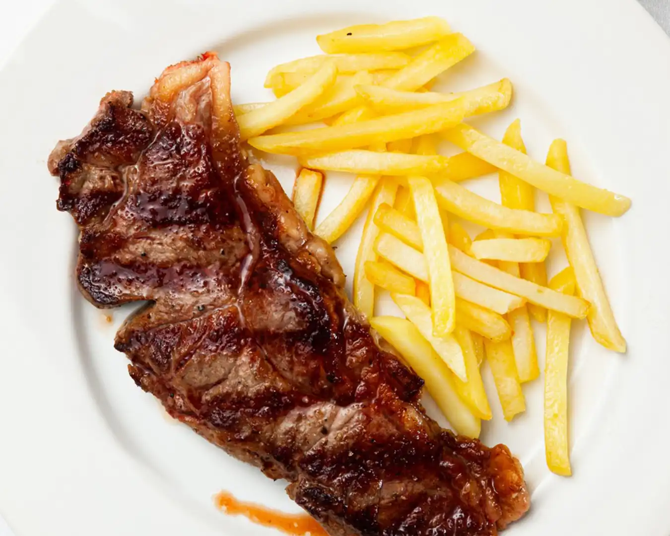 carne-con-patatas-cafeteria-desiree