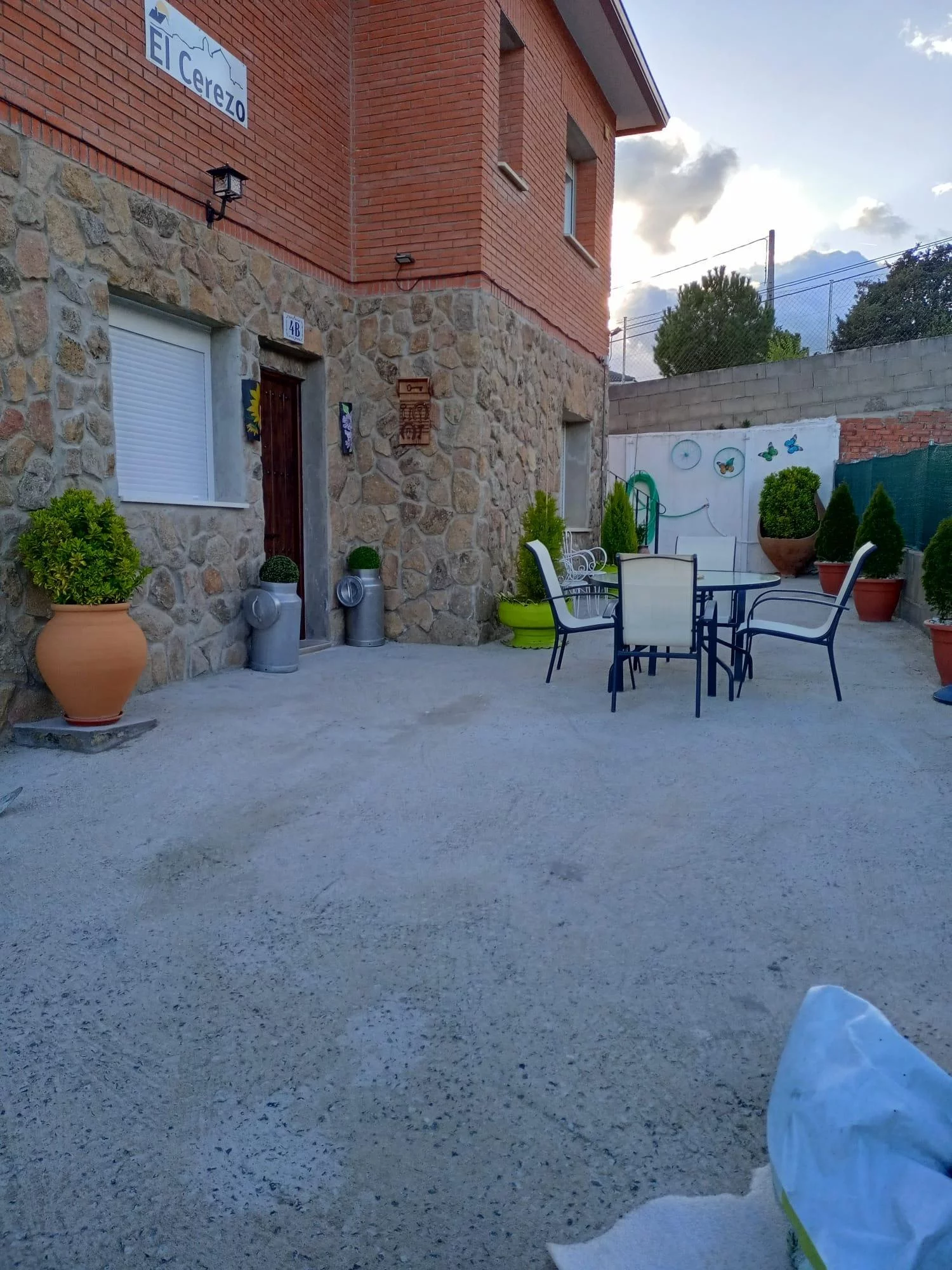 exterior de la vivienda de uso turistico El Cerezo