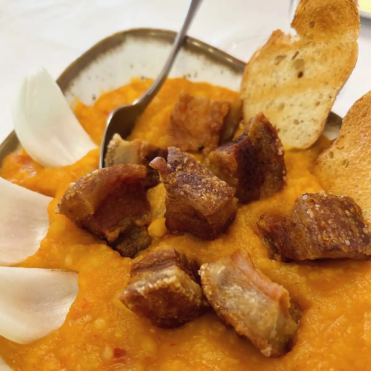 patatas-revolconas-restaurante-el-rinconcito-de-gredos