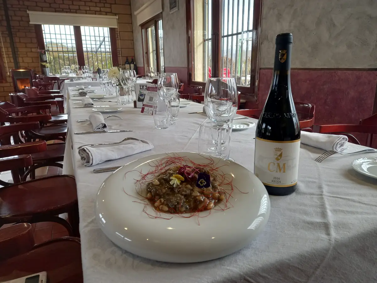 carta platos y bodega restaurante ly2